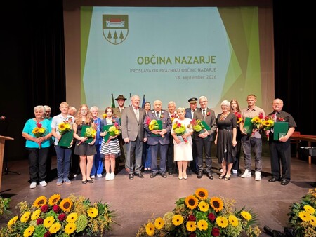 Na slovesnosti so podelili sedem županovih priznanj, tri bronaste, dva srebrna in dva zlata grba ter naziv častne občanke. (Foto: NK)